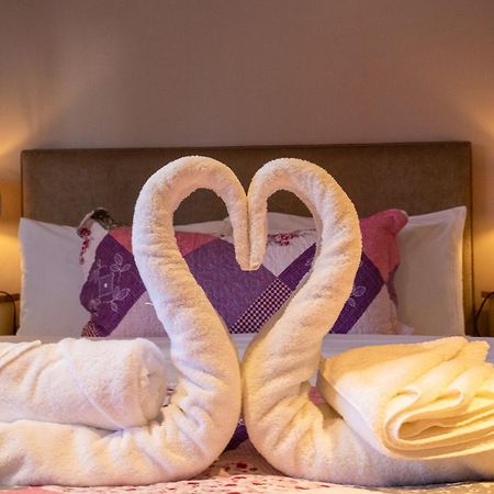 Bed and Breakfast The Hare And Hounds Fulbeck Екстер'єр фото